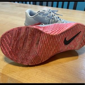 Nike Metcon 5, size 7, pink and grey